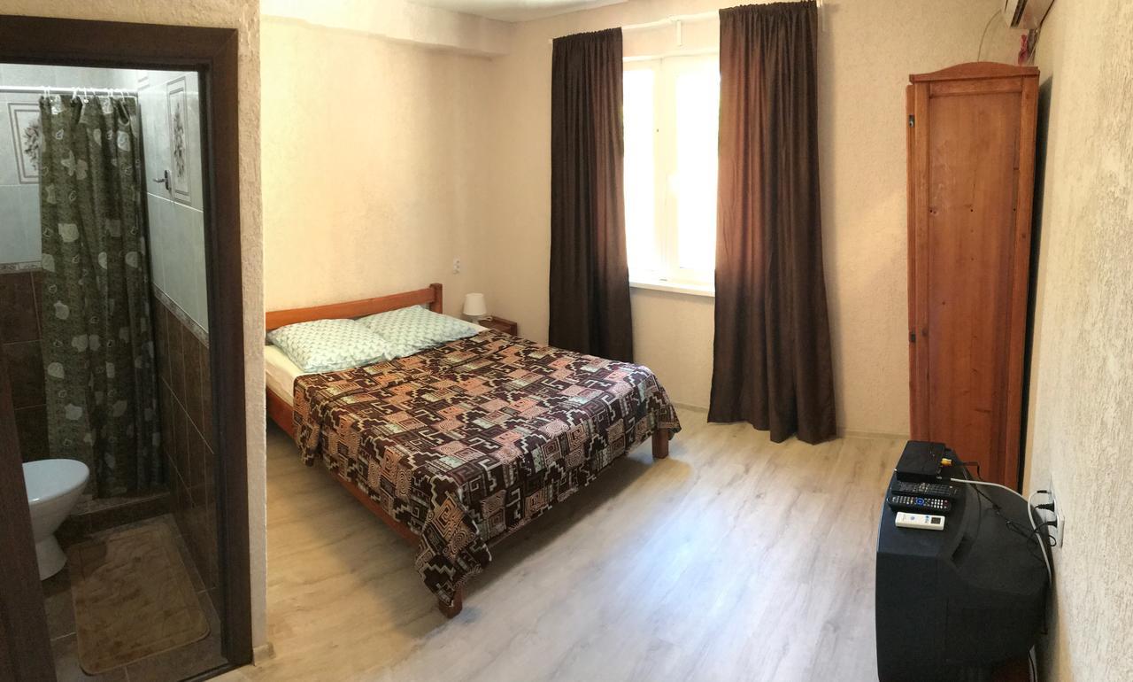 Guest House Harmony Pizunda Exterior photo